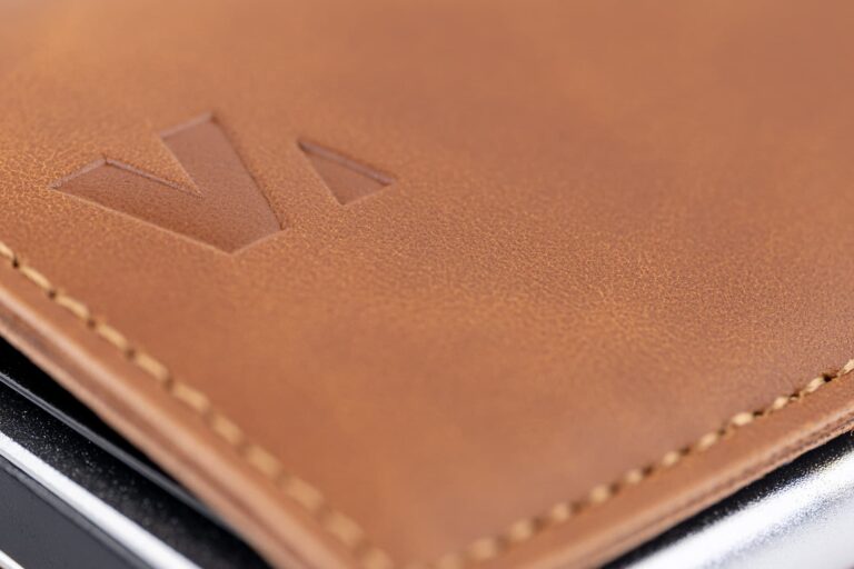 PU materjal ehk polüuretaannahk ja sellest materjalist tehtud kaarditasku