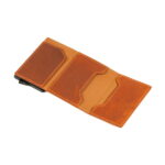 Kaarditasku KT004 Elevated Plus 2.0-brown-avatuna-täielikult-valgel-taustal Kaarditasku KT004 Elevated Plus 2.0 Brown täielikult avatuna