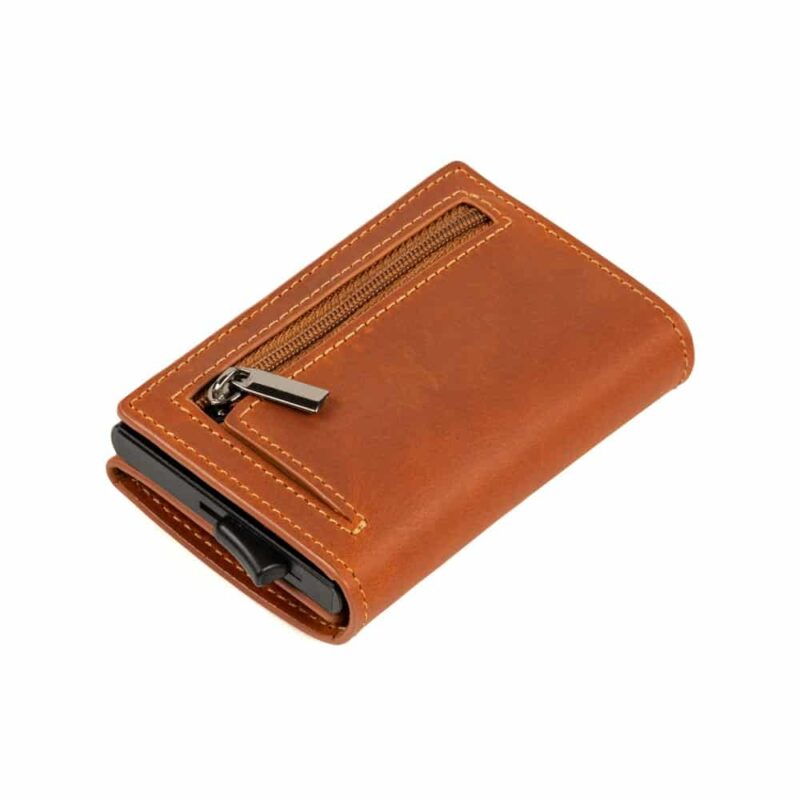 Kaarditasku KT004 Elevated Plus 2.0-brown-tagumine-pool-valgel-taustal Kaarditasku KT004 Elevated Plus 2.0 Brown tagumine pool