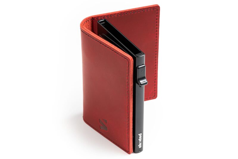 KT003-Kaarditasku-Elevated-Slim-2.0-red-pusti-valgel-taustal