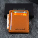 KT007 – Kaarditasku Elevated Minimal - Orange Brown koos pangakaartidega otsevaates