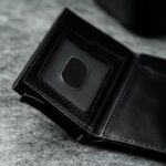 KT008 - Täisnahast kaarditasku - Elevated Premium 1.0 - Black - avatuna KT008 - Täisnahast kaarditasku - Elevated Premium 1.0 - Black - avatuna