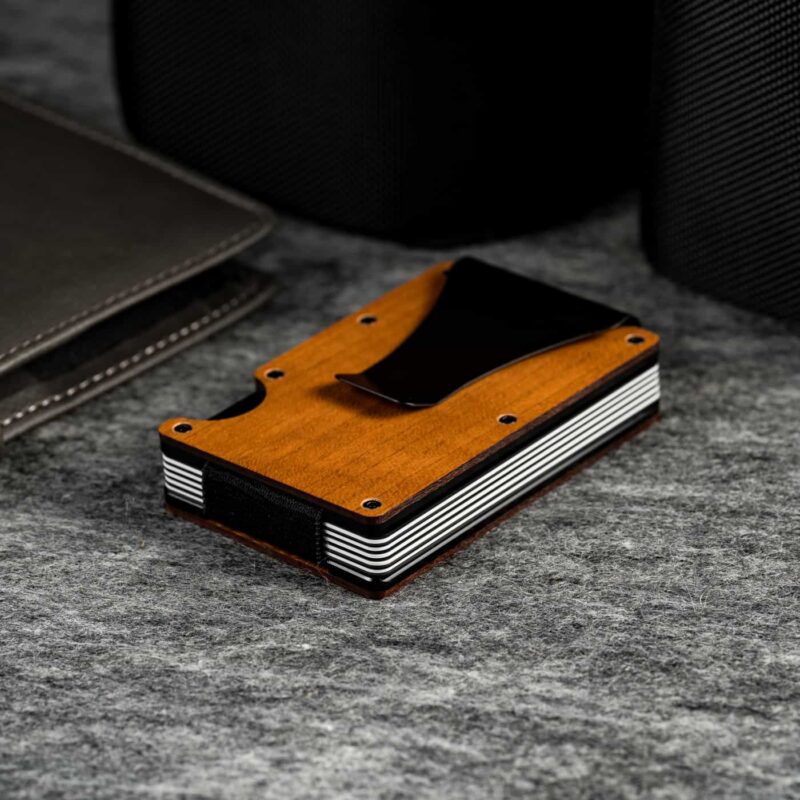 KT005 - Puidust kaarditasku - Copper Brown - ilma pikali kaartidega v1 KT005 - Puidust kaarditasku - Copper Brown - ilma pikali kaartidega v1