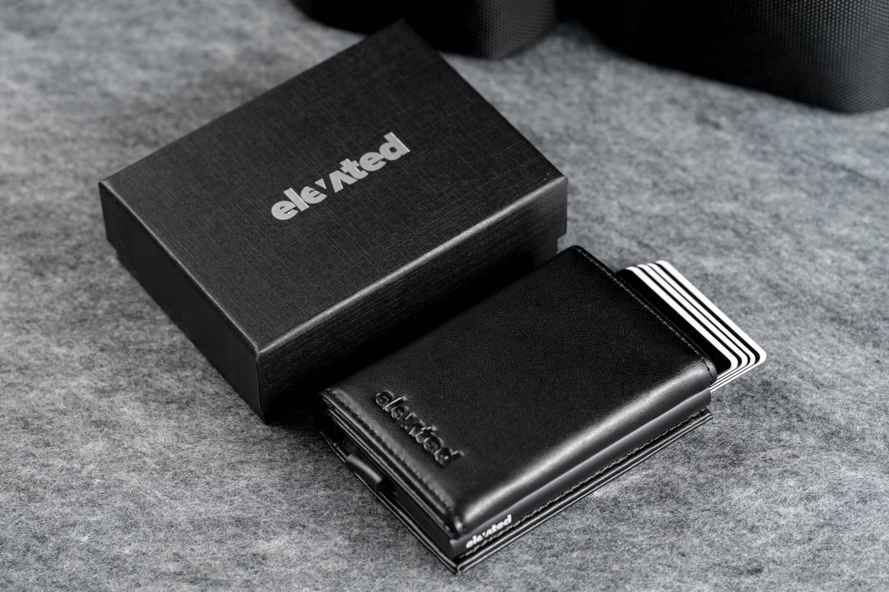 Kaarditasku Elevated Ultimate 1.0 kt009 black kinkekarbiga - 2x3