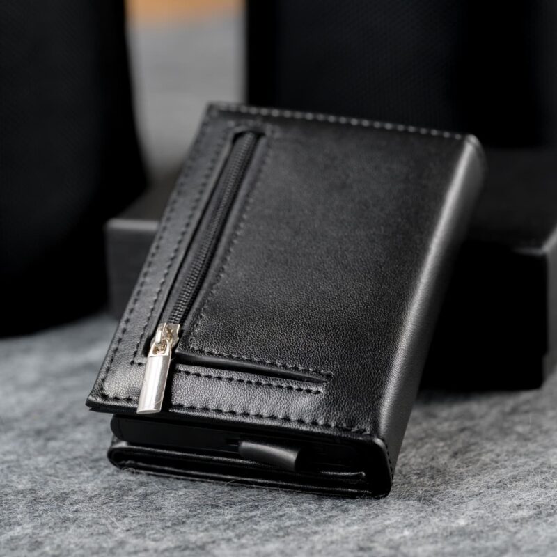 Kaarditasku-elevated-ultimate-1.0-kt009-black-tagumine-külg Kaarditasku Elevated Ultimate 1.0 (kt009) - black tagumine külg