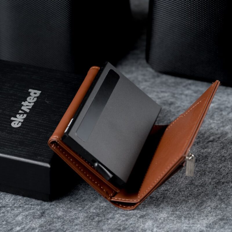 Kaarditasku-elevated-ultimate-1.0-kt009-chestnut_brown-magnetkinnitus Kaarditasku Elevated Ultimate 1.0 kt009 chestnut brown magnetkinnitus