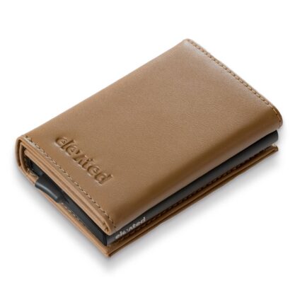 Kaarditasku Elevated Ultimate 1.0 - Brown Beige (valgel taustal)