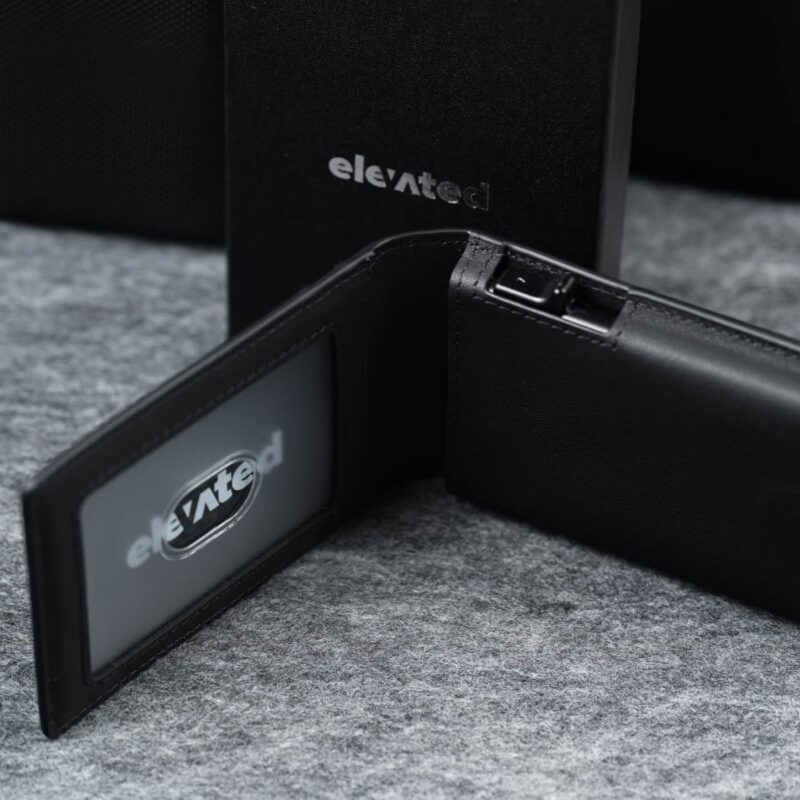 kaarditasku-elevated-pocket-1.0-kt010-black-avatuna-küljelt-1x1