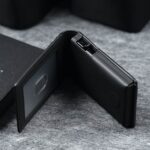 kaarditasku-elevated-pocket-1.0-kt010-black-avatuna-küljelt-kinkekarbiga-1x1