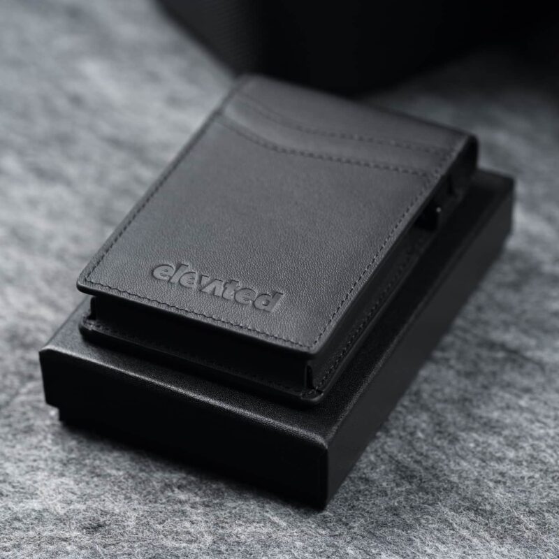 kaarditasku-elevated-pocket-1.0-kt010-black-kinkekarbi-peal-1x1